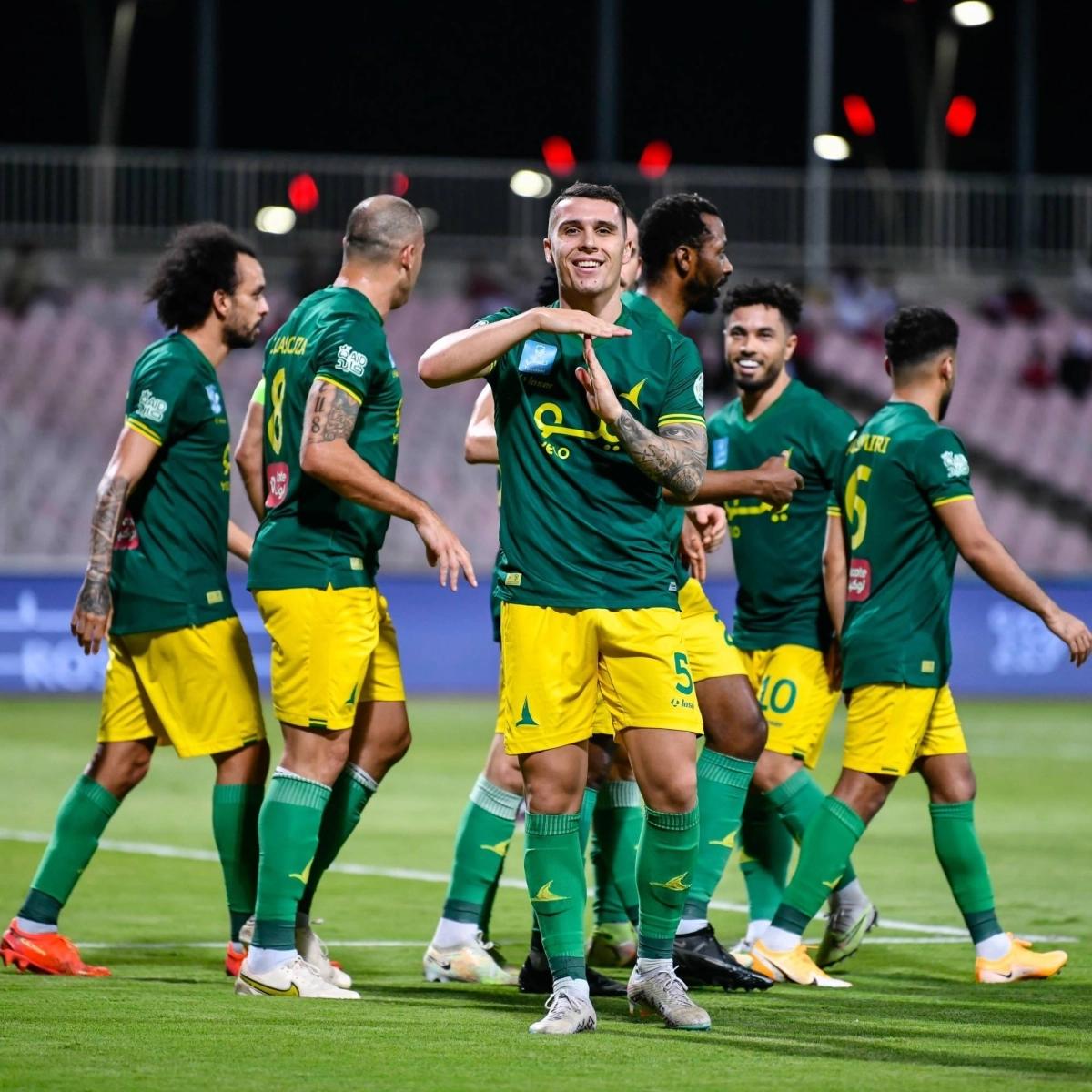 

بيدرو بعد تسجيله الهدف الأول