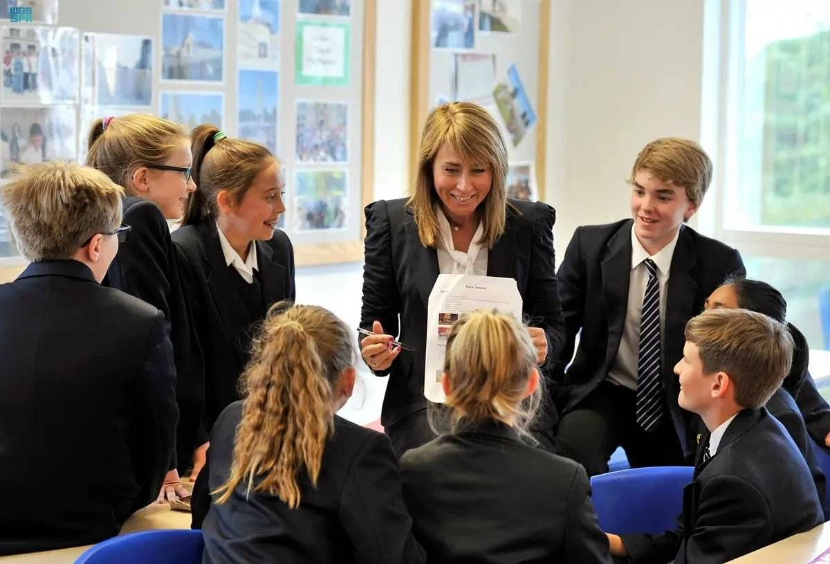 

خلال حصة دراسية بالمدرسة                                         (مكة)