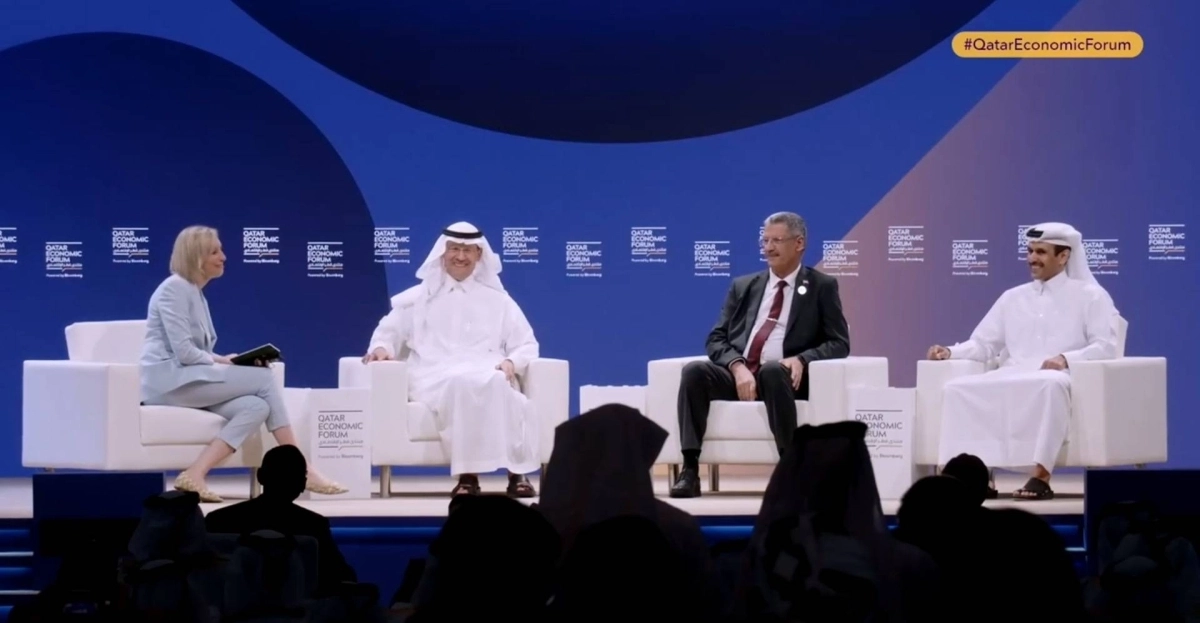 وزير الطاقة خلال مشاركته في المنتدى