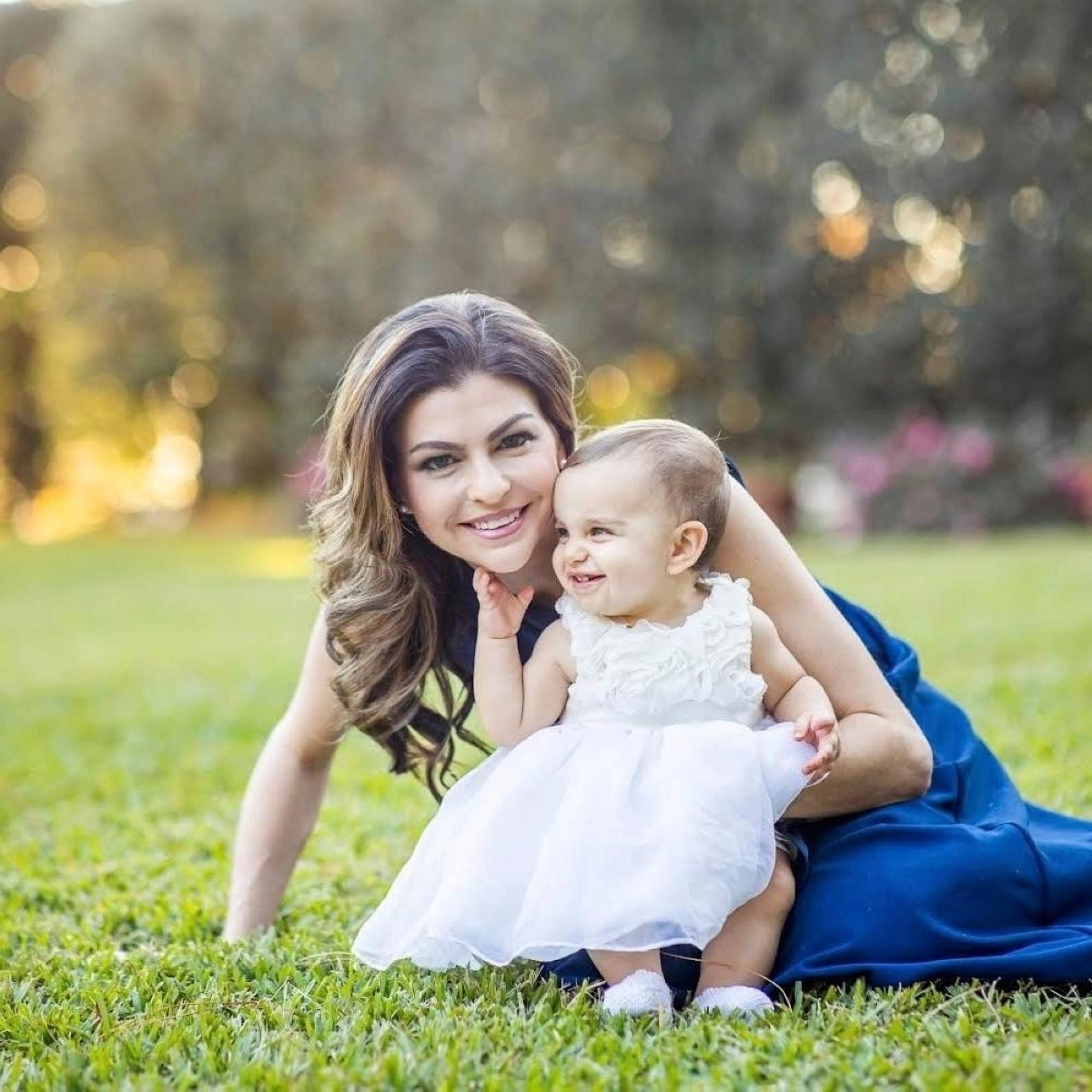 كيسي ديسانتس مع ابنتها (مكة)