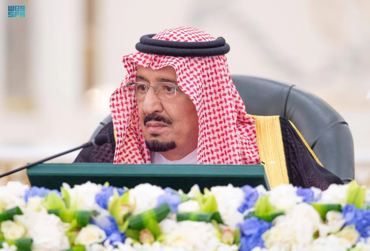 

خادم الحرمين لدى ترؤسه جلسة مجلس الوزراء