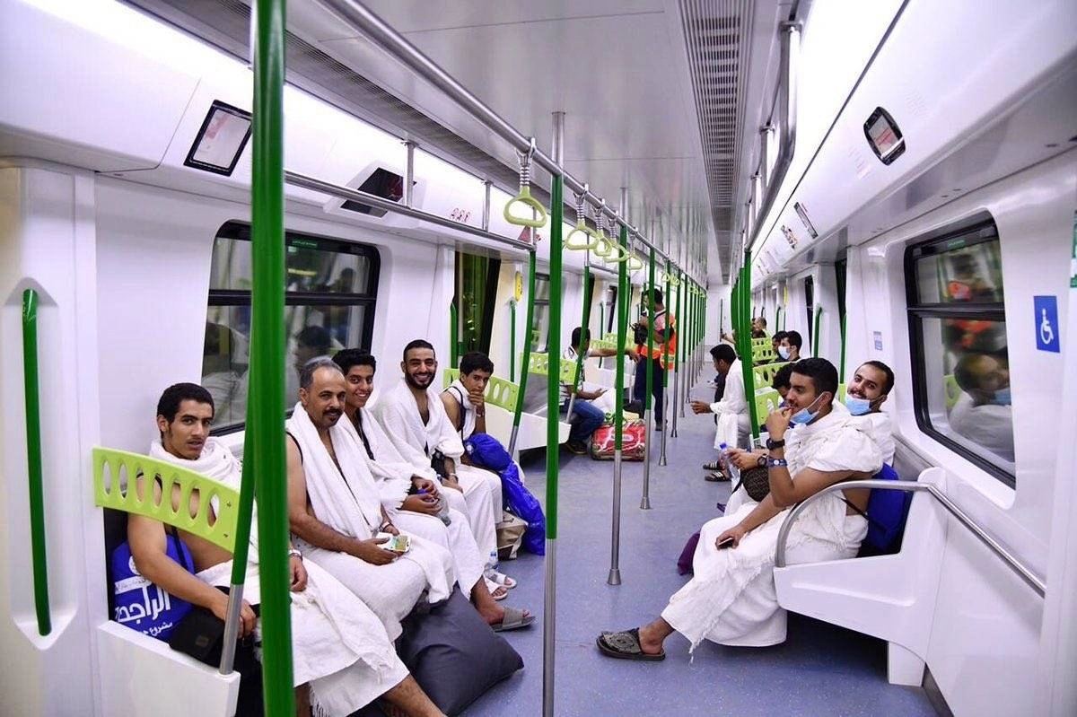 

من داخل قطار المشاعر المقدسة                                                              (مكة)