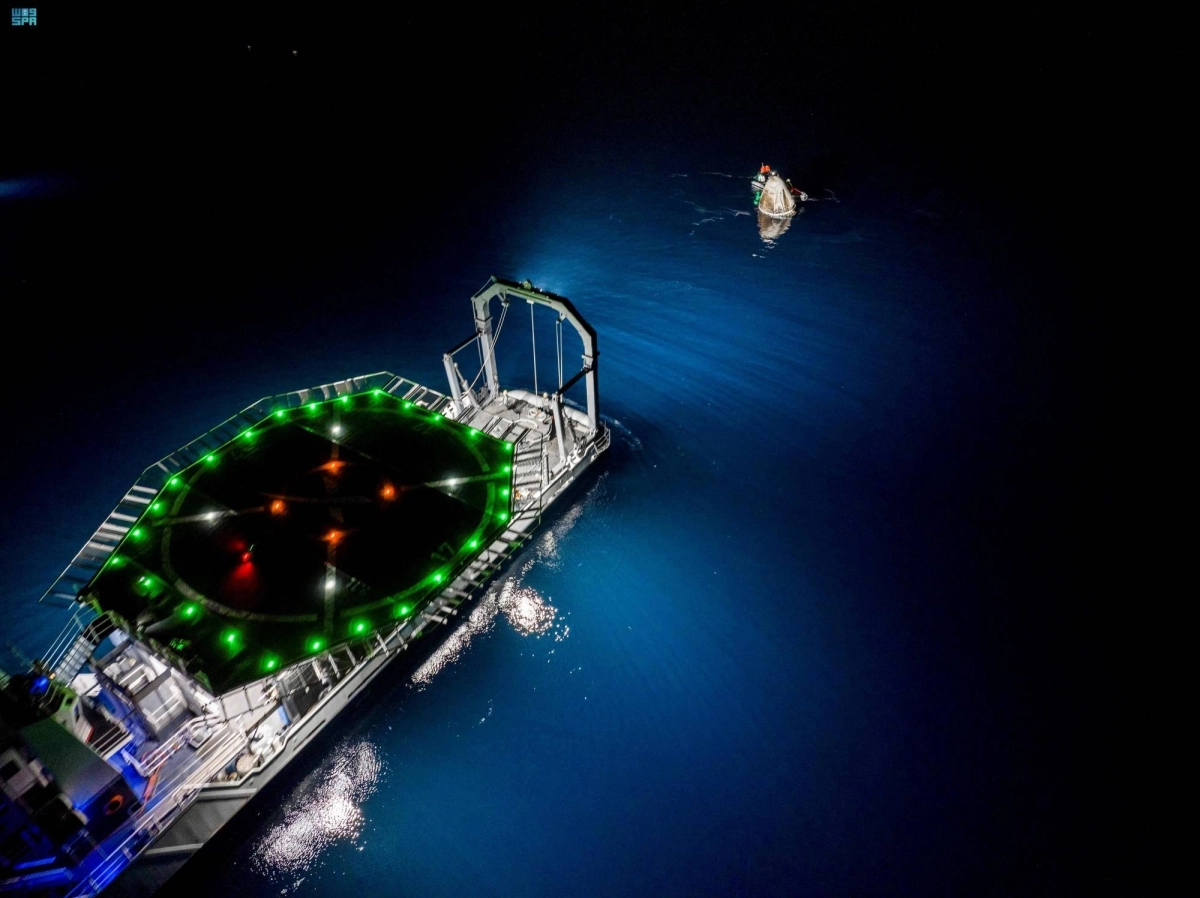  لحظة هبوط المركبة بسلام 