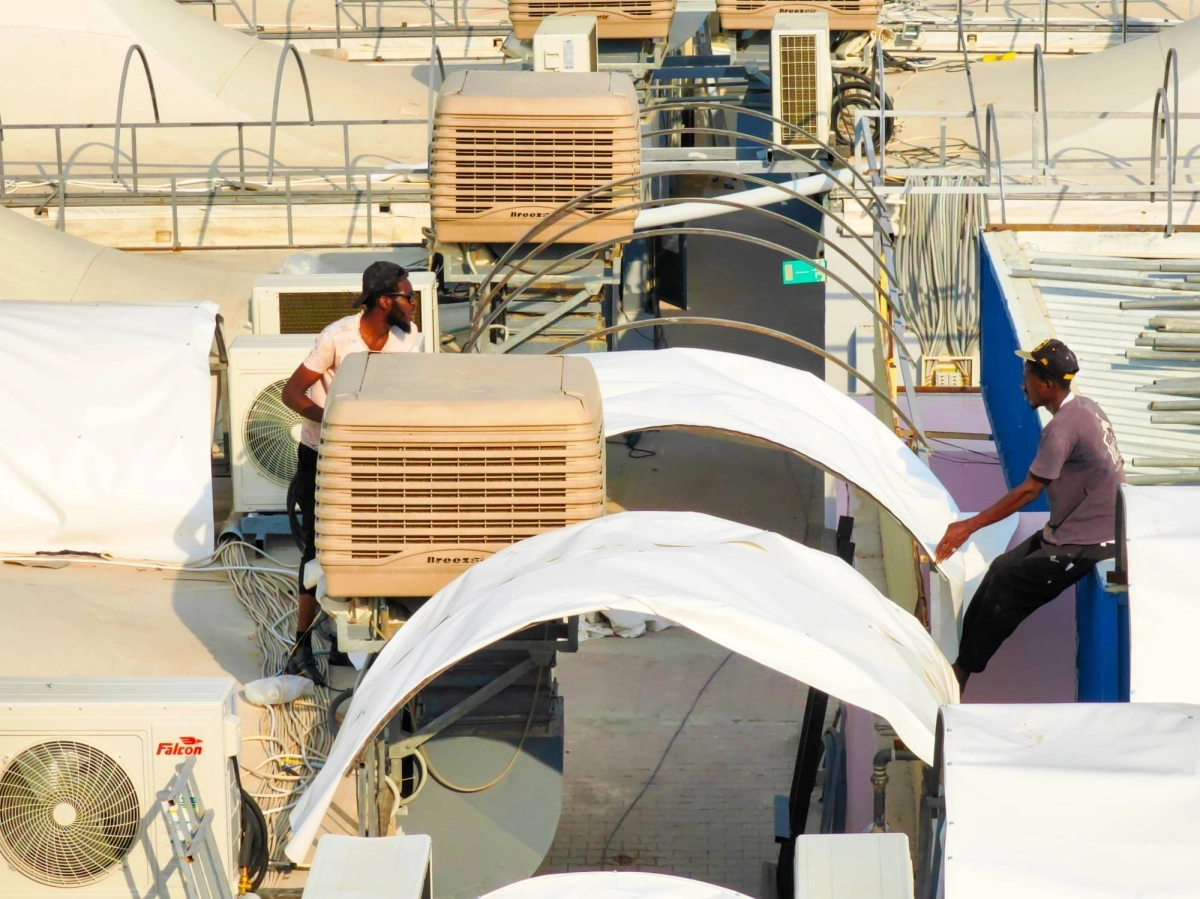 من تجهيزات التكييف في مشعر منى                              (أنس الحارثي)