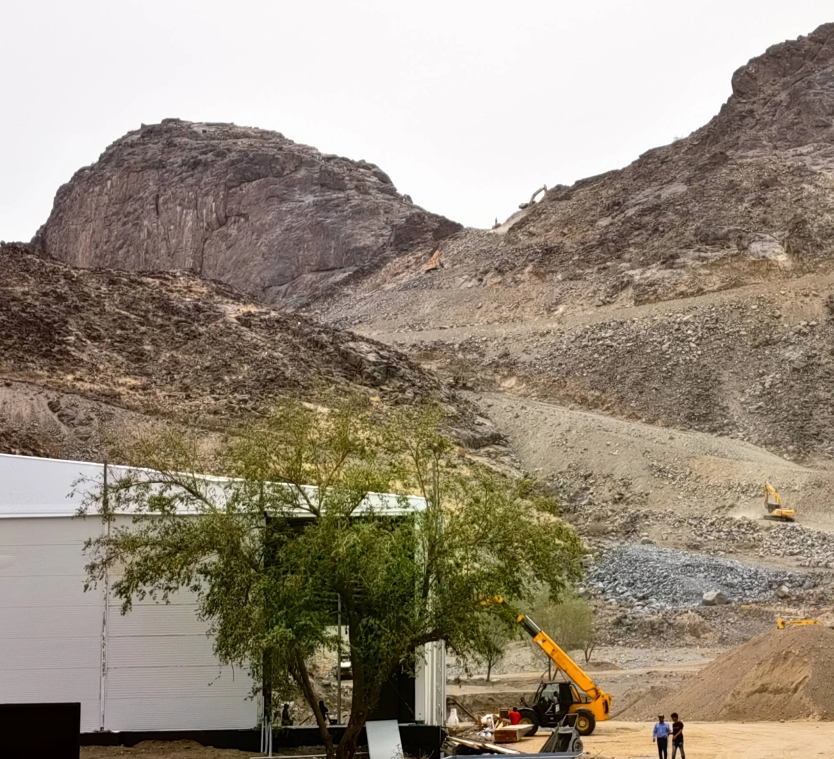 الطريق المؤدي إلى غار حراء   (أنس الحارثي)