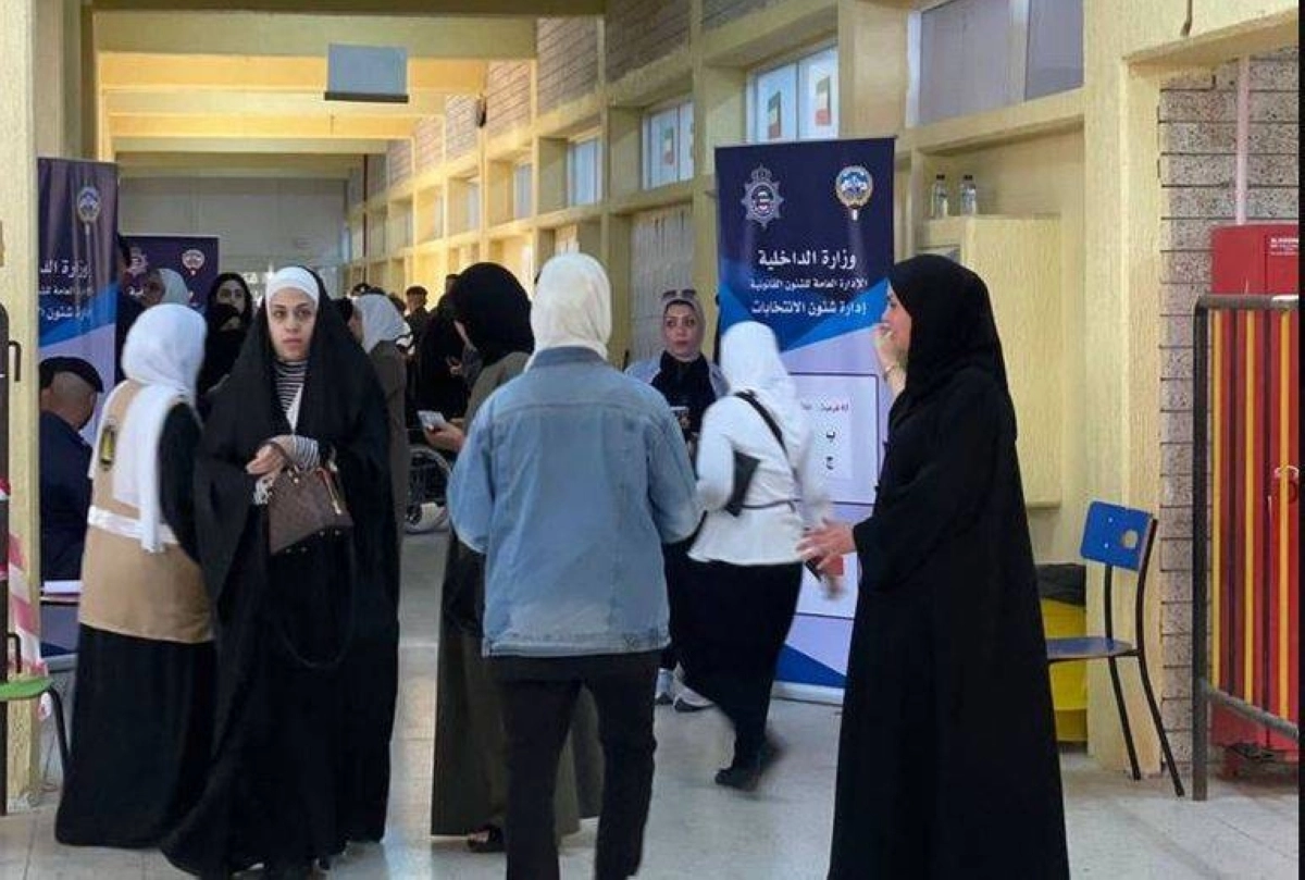 

جانب من الانتخابات الكويتية                                                              (مكة)