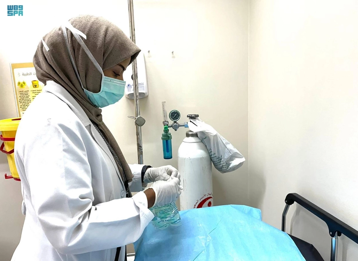 

داخل أحد مراكز المراقبة الصحية            (مكة)