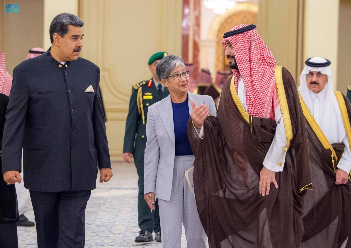 ولي العهد يرحب بضيفه نيكولاس مادورو (مكة)