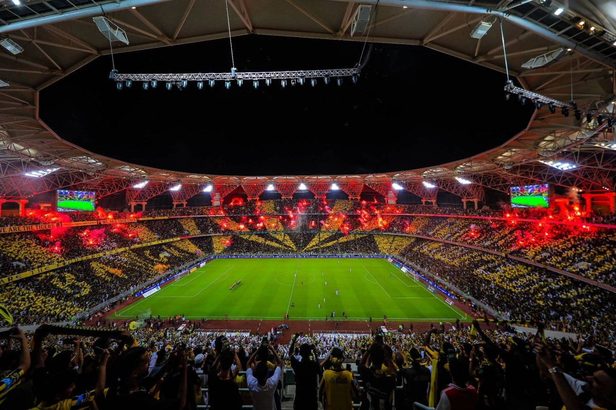 

جماهير الاتحاد في الجوهرة المشعة