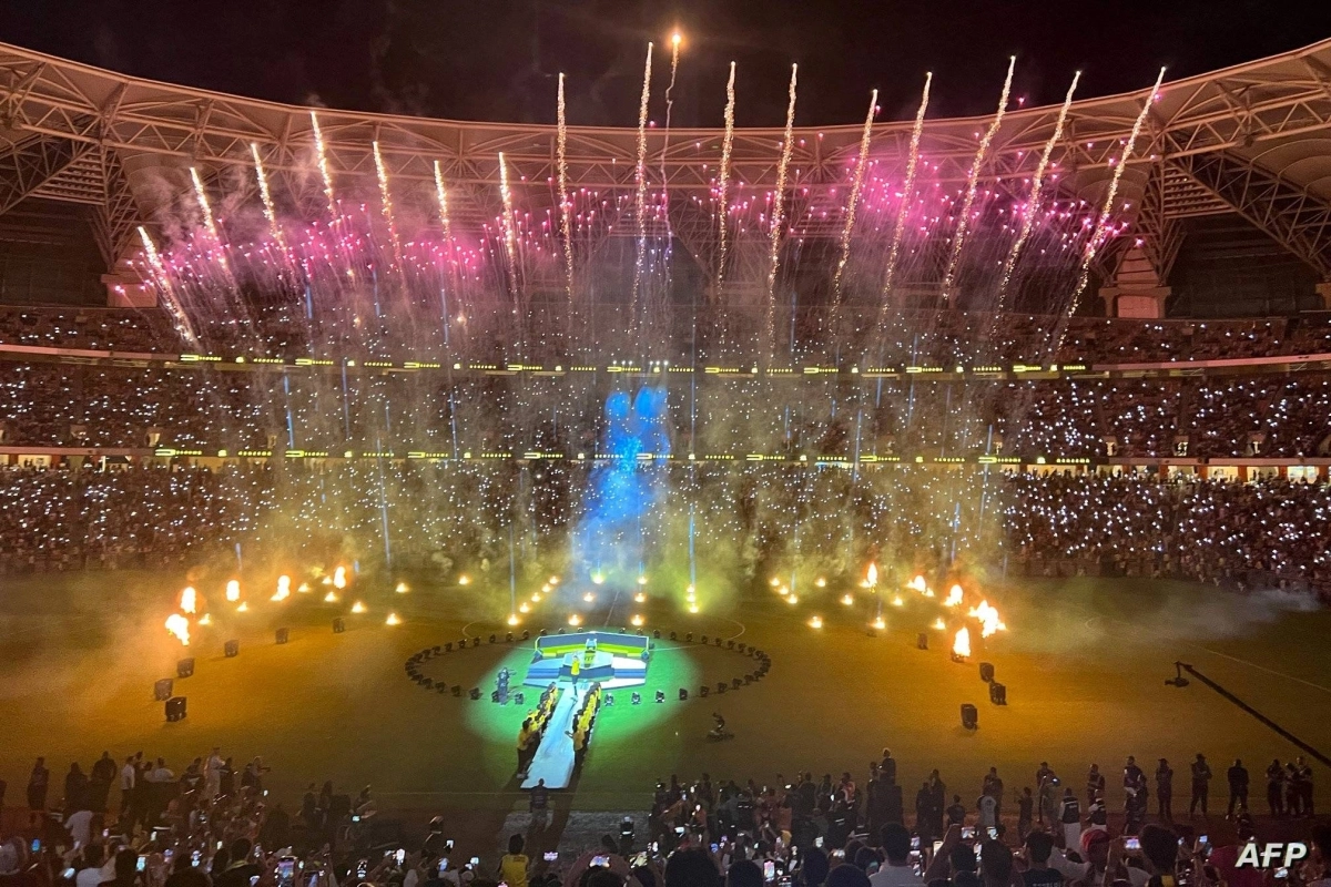 

حفل استقبال كريم بنزيما في ملعب الجوهرة المشعة