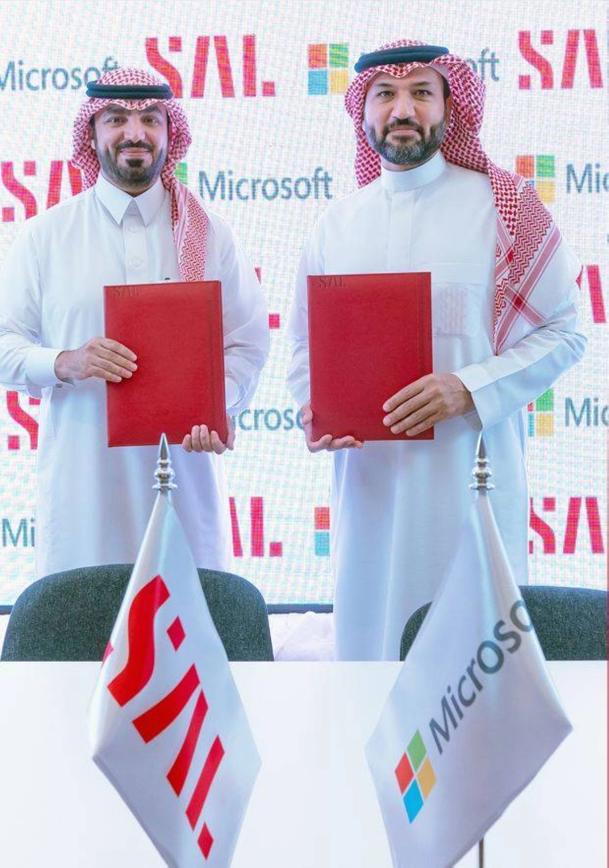 

من توقيع الاتفاقية