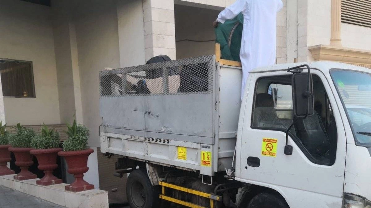 

نقل المخلفات الخاصة بجميع المنشآت