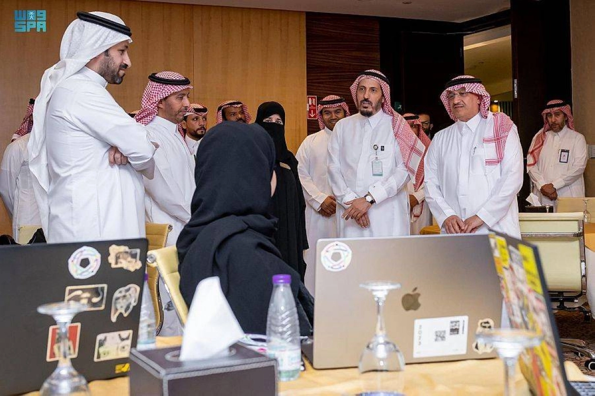 البنيان خلال اطلاعه على المراحل التدريبية والتأهيلية (مكة)