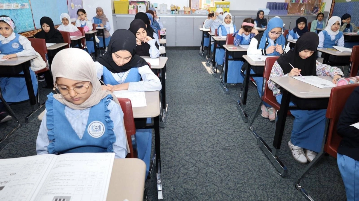 

طالبات بالشرقية خلال أداء الاختبار