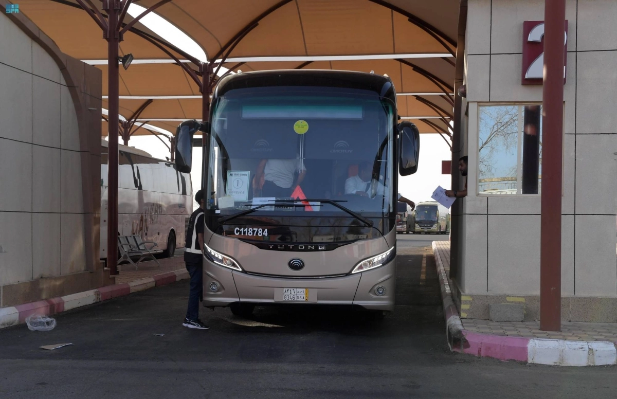 

إحدى رحلات البر خلال وصولها للمدينة المنورة          (مكة)