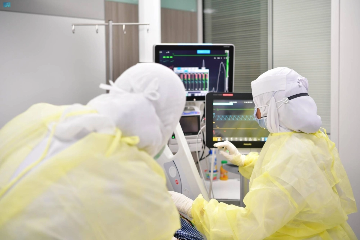 

أثناء إجراء عملية جراحية لحاج                        (مكة)