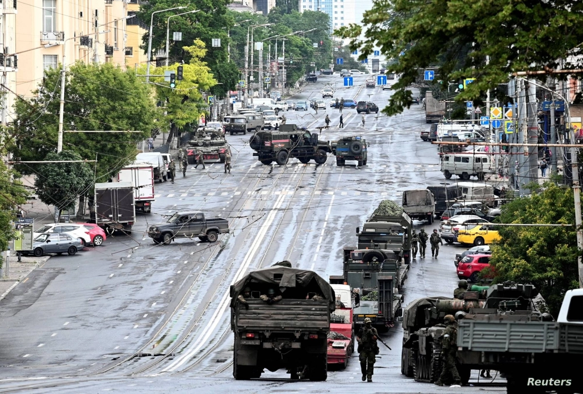 

قوات فاجنر تنتشر بالقرب من موسكو                                                                               (مكة)