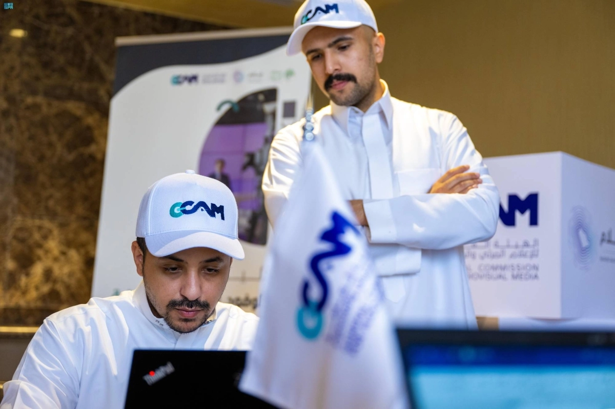 

من داخل المركز الإعلامي                               (مكة)