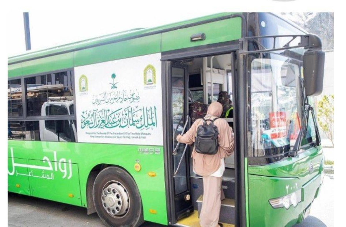 

ضيوف خادم الحرمين في الطريق إلى منى                                                             (مكة)