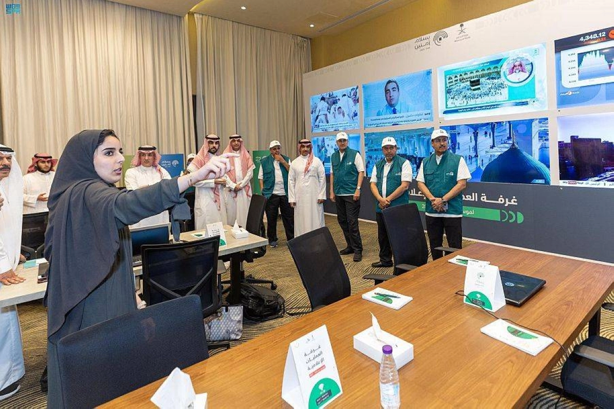 

فريق العمل يشرح ما تقدمه هيئة الإعلام المرئي من خدمات