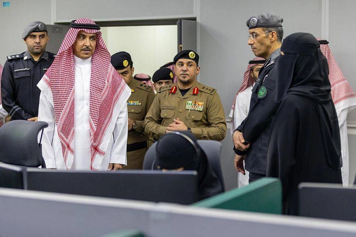 

وزير الإعلام يزور المركز