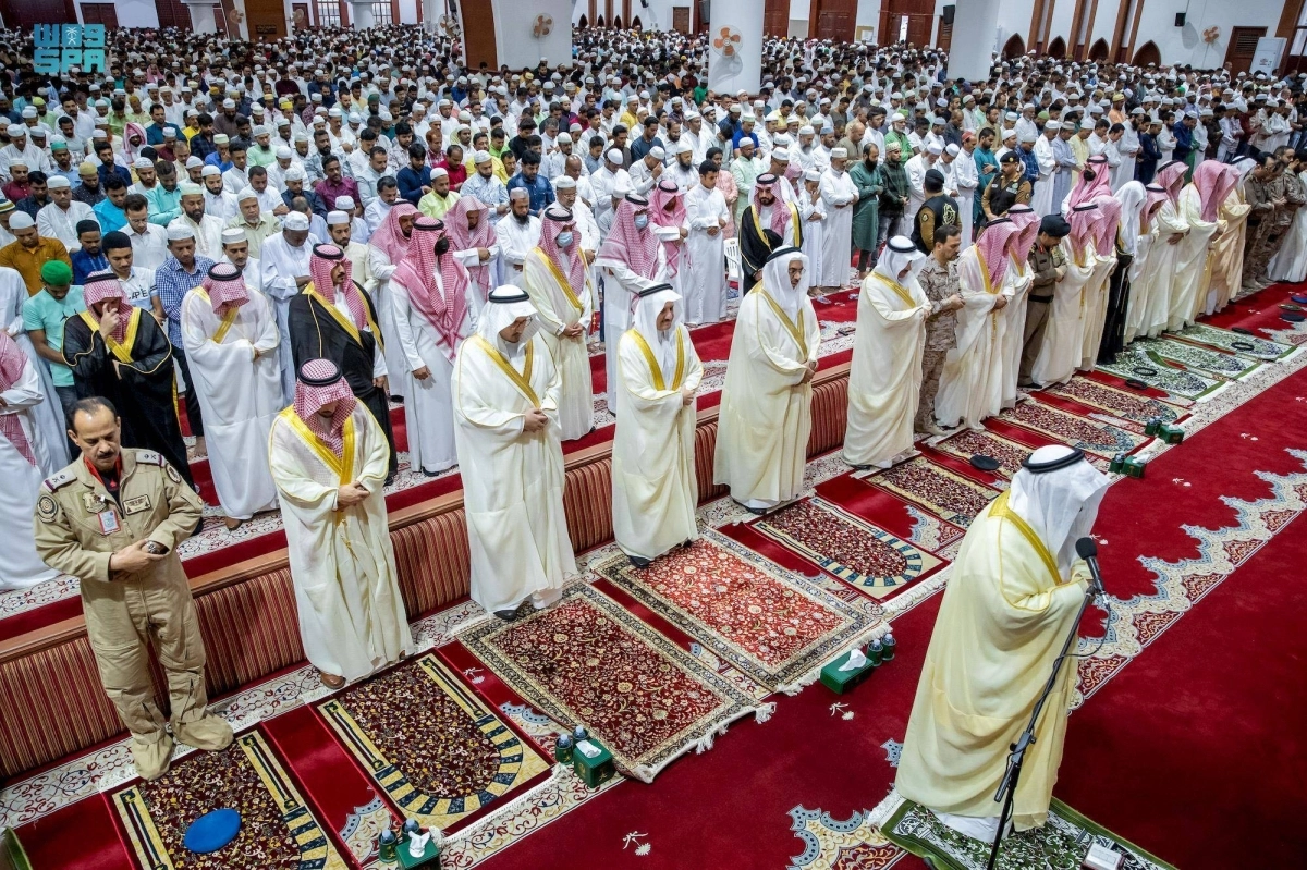 

صلاة العيد في المسجد النبوي الشريف