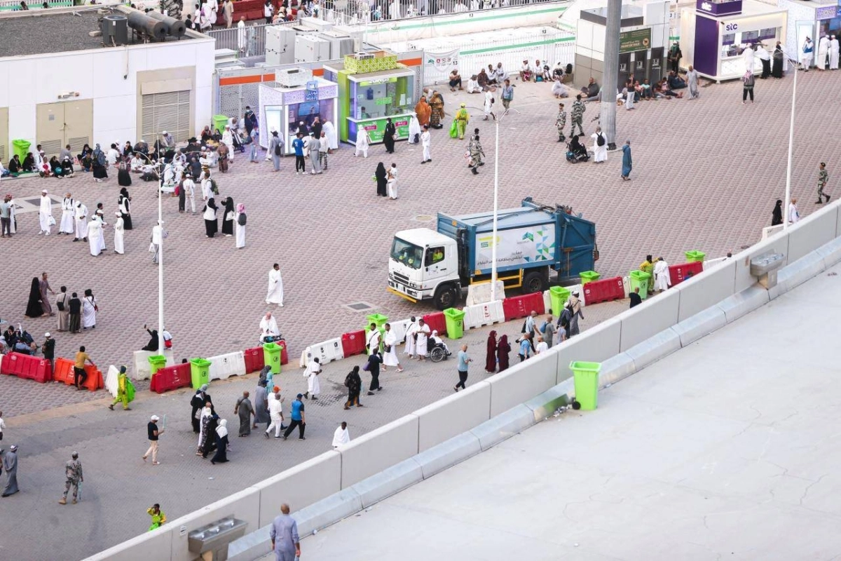 

أعمال النظافة في المشاعر المقدسة