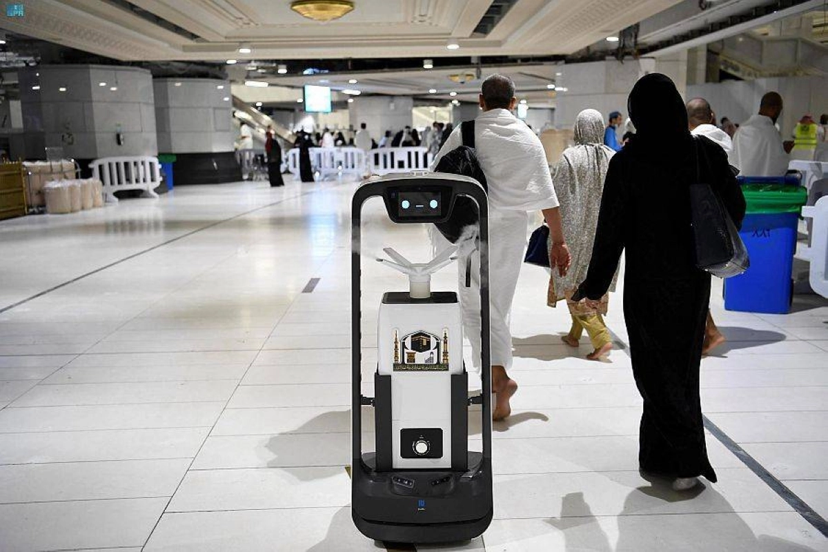 

روبوت ذكي بالمسجد الحرام