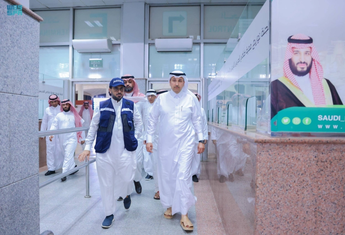 صالح الجاسر خلال زيارته مطار الملك عبدالعزيز بجدة (مكة)