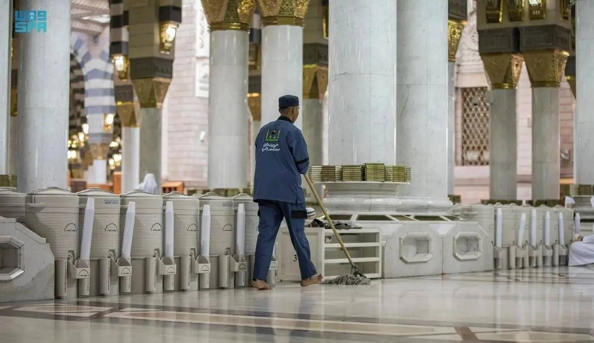 من داخل المسجد النبوي الشريف (مكة)