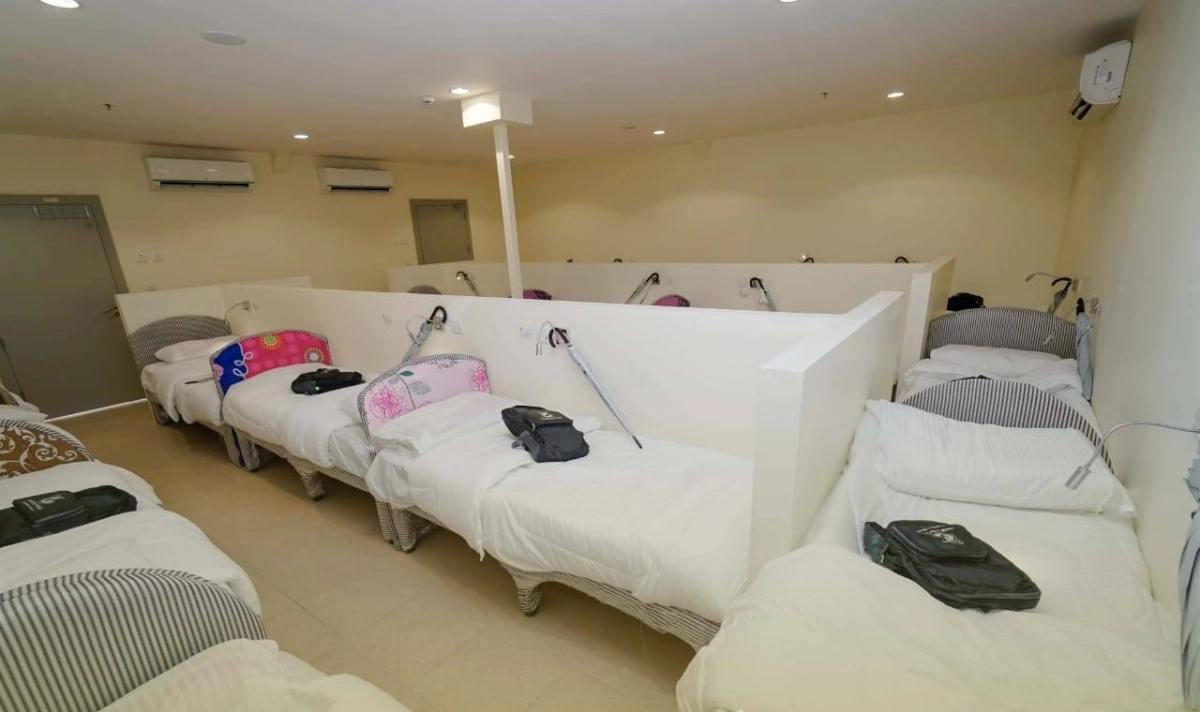 من داخل احدى الخيام المطورة (مكة)