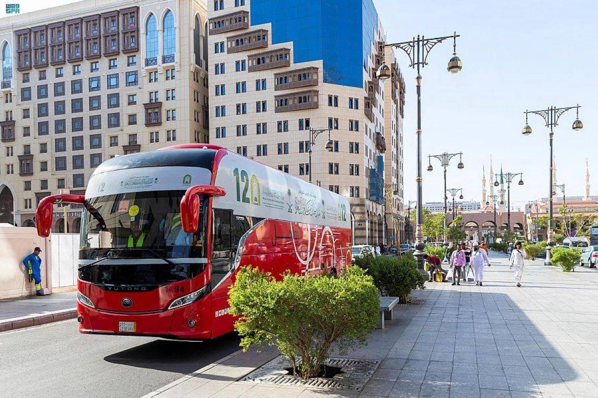 حافلات ضيوف خادم الحرمين في المدينة (مكة)