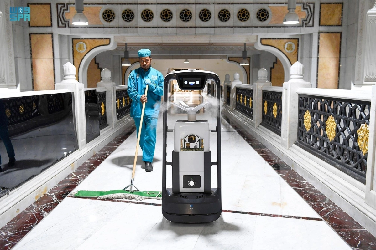 

استخدام الذكاء الاصطناعي في النظافة                             (مكة)