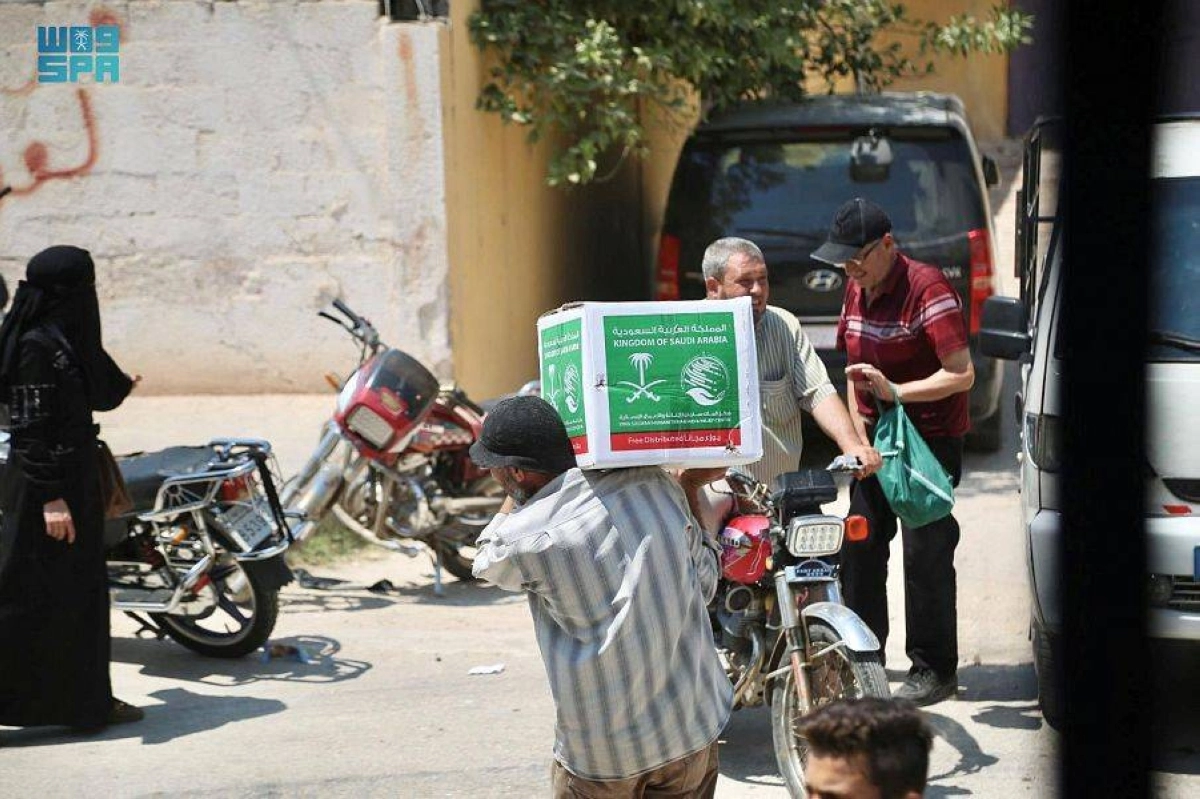 أحد السوريين يعود بسلته