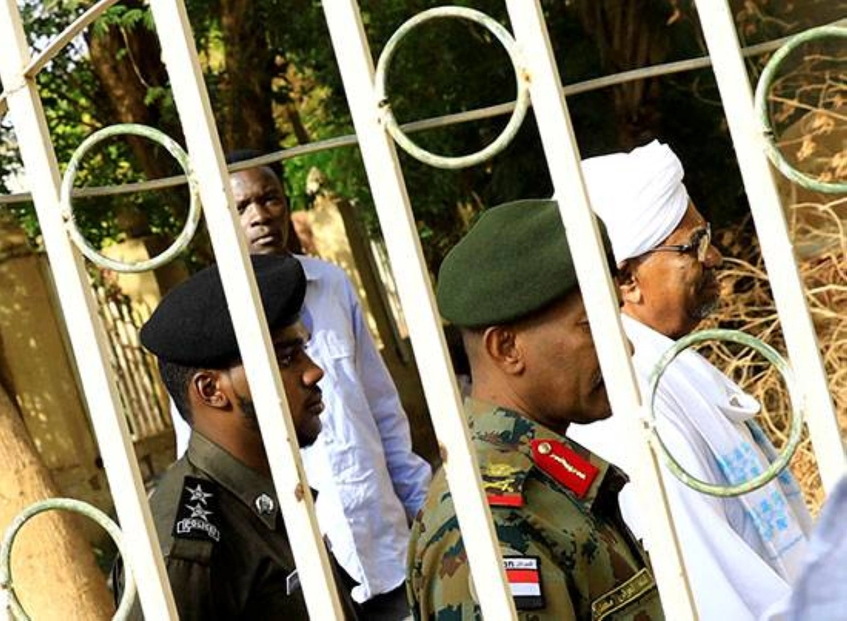 

الرئيس السوداني السابق عمر البشير