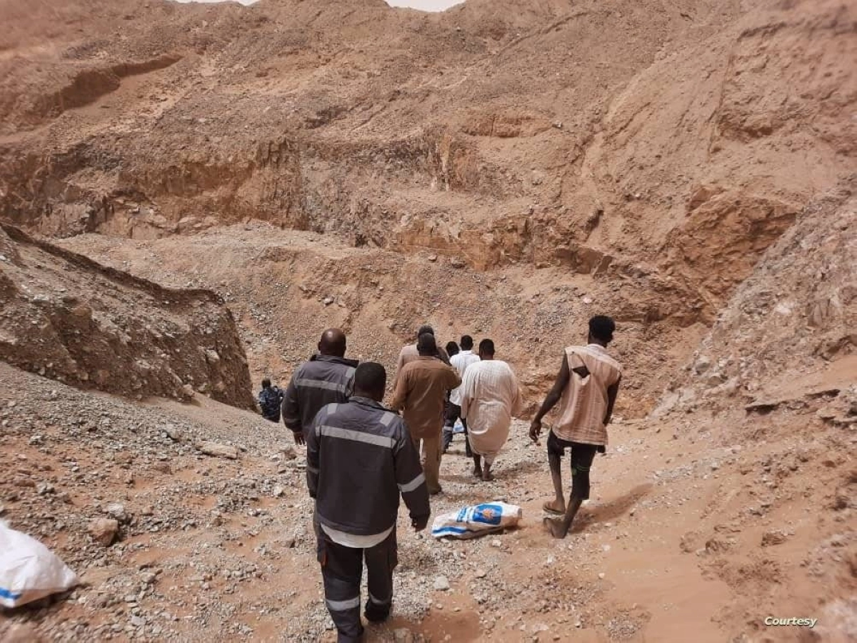 

عمليات نزوح واسعة من السودان                                                                                         (مكة)