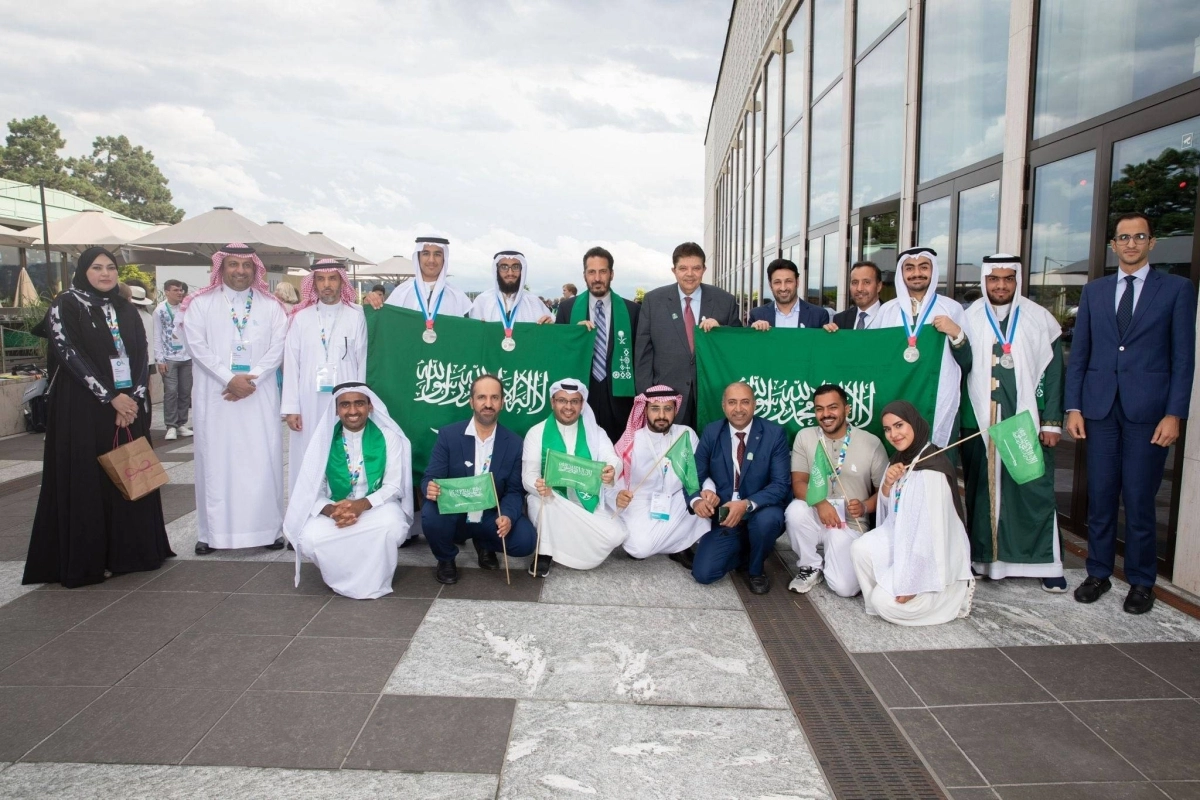 

المنتخب السعودي للكيمياء                                                          (مكة)