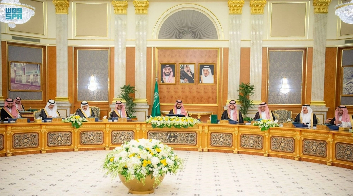 

الأمير محمد بن سلمان لدى ترؤسه جلسة مجلس الوزراء في جدة أمس                                                                 (واس)