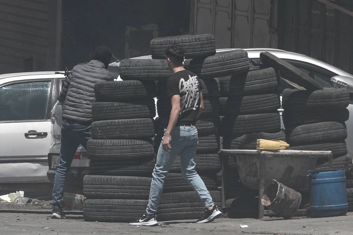 حملة تفتيش ومداهمة للسيارات (د ب أ)