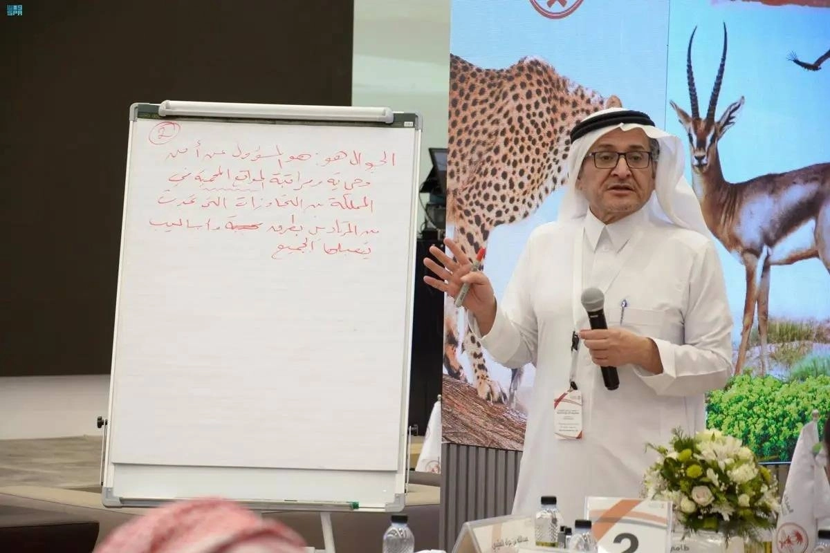  محمد قربان يتحدث في ورشة العمل (مكة)