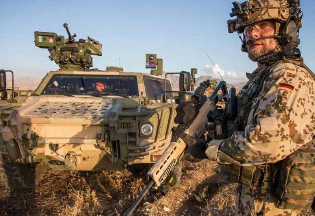 

عناصر من الجيش الألماني                                                        (مكة)