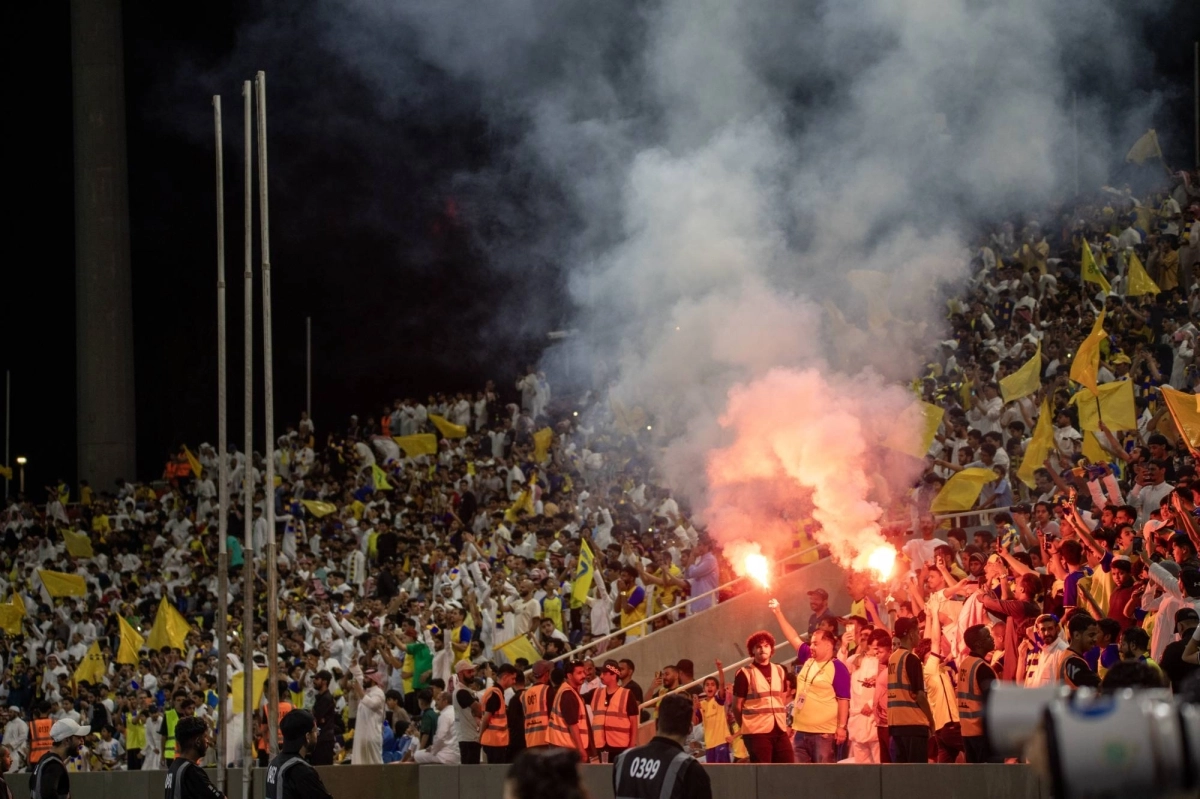 

جماهير النصر تشعل المدرجات                  (شاكر بيك)