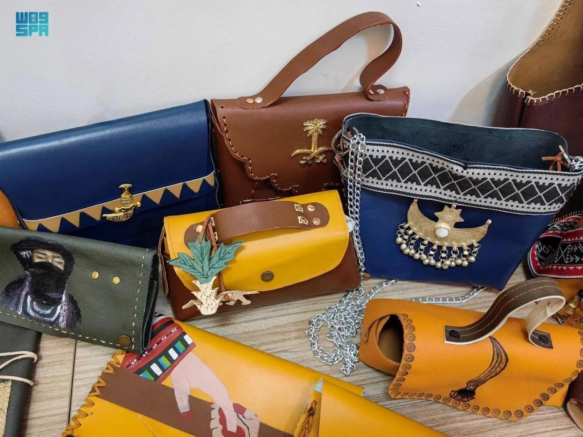 من أعمال الحرفيات (مكة)