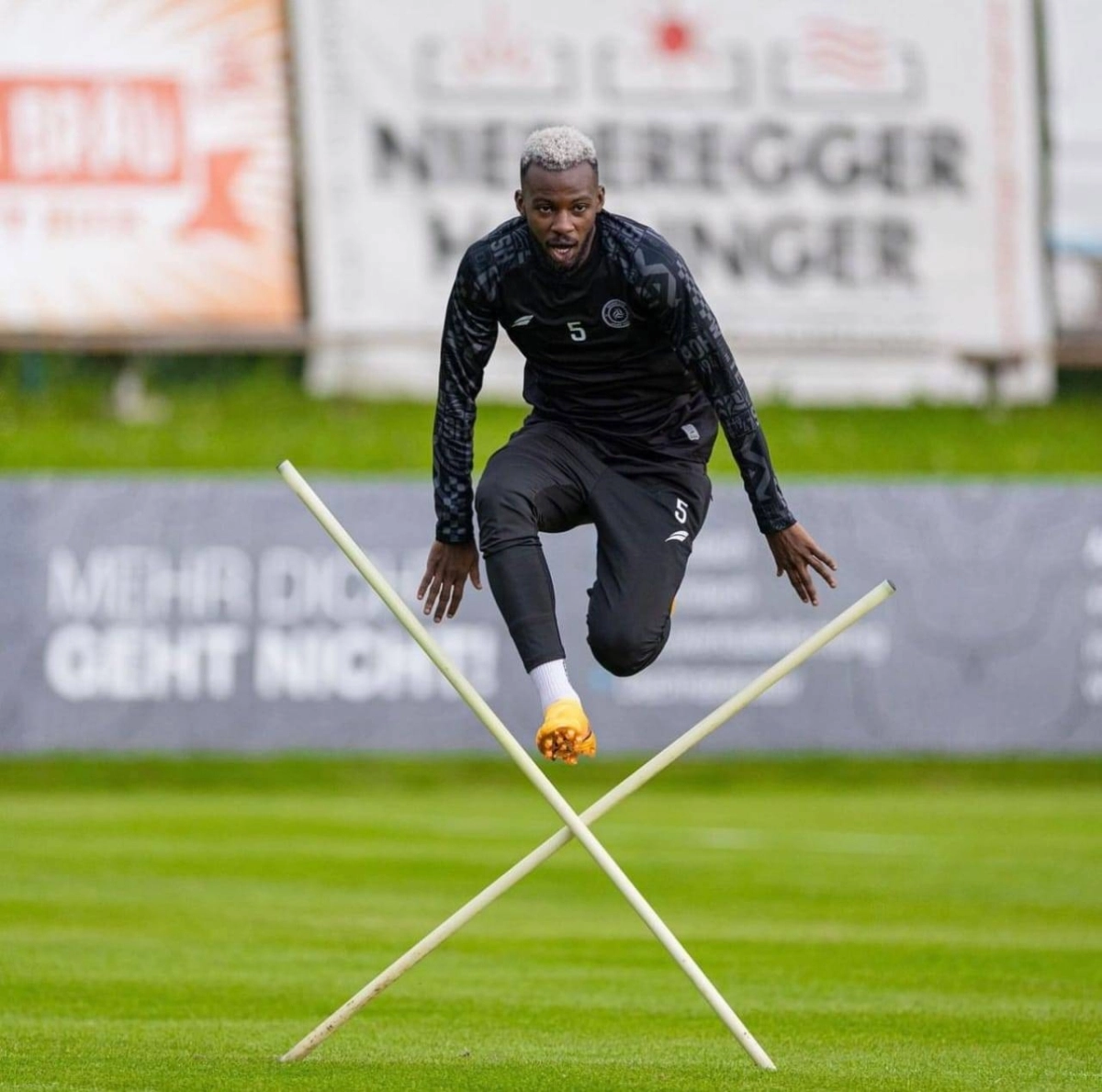 

حسان تمبكتي