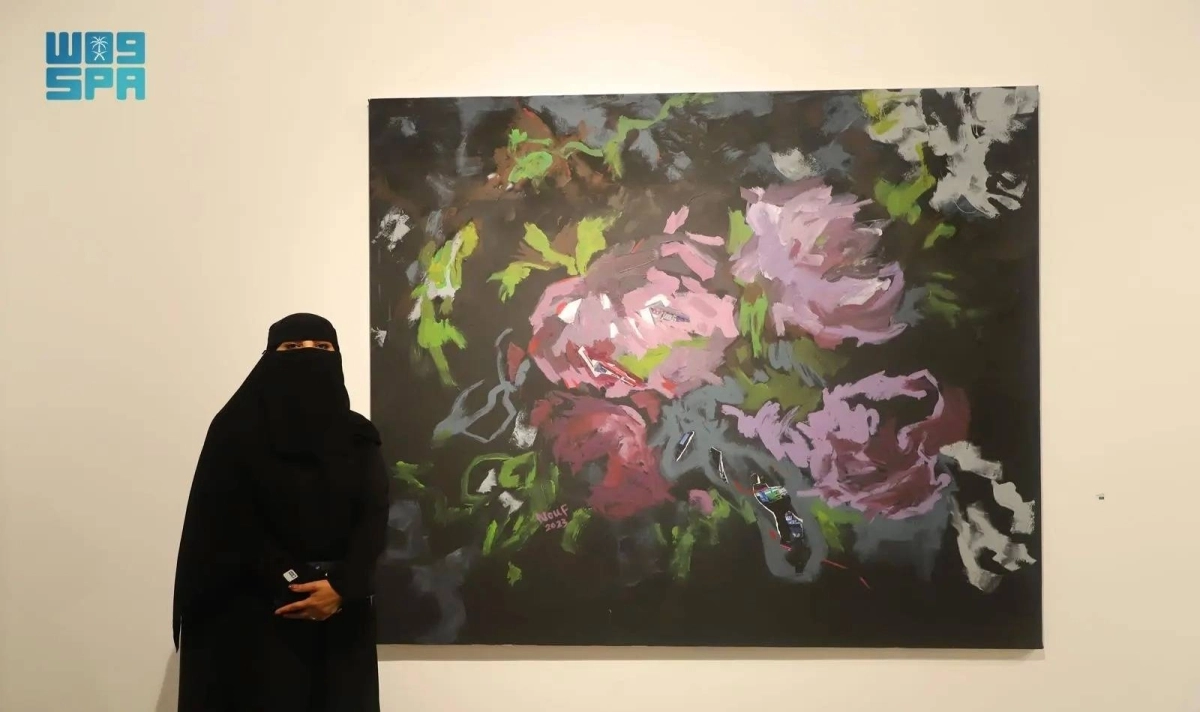 مشاركة أمام لوحتها (مكة)