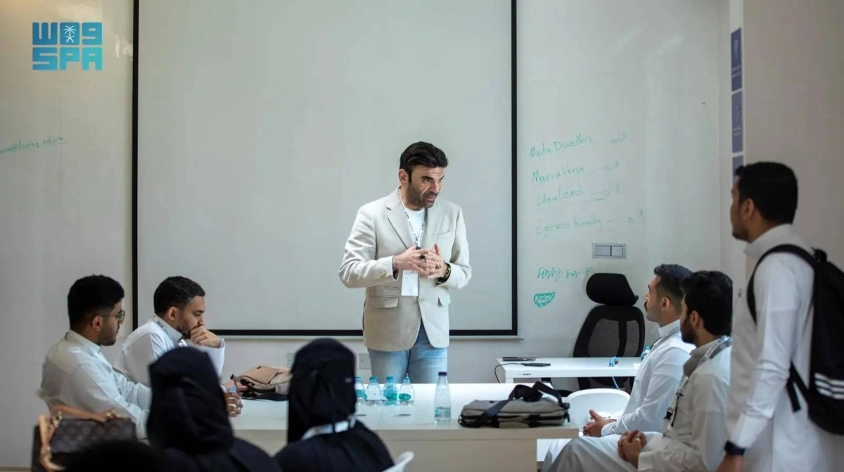 طلاب داخل معسكر أكاديمية طويق (مكة)