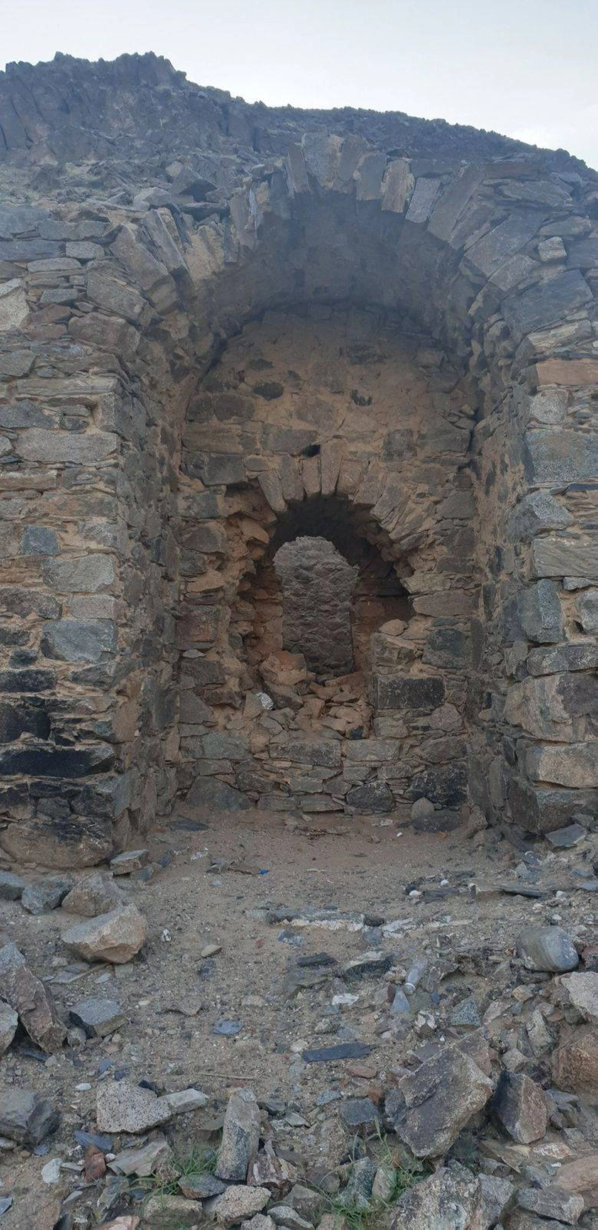 أحد الأفران المستخدمة لصهر النورة (مكة) 