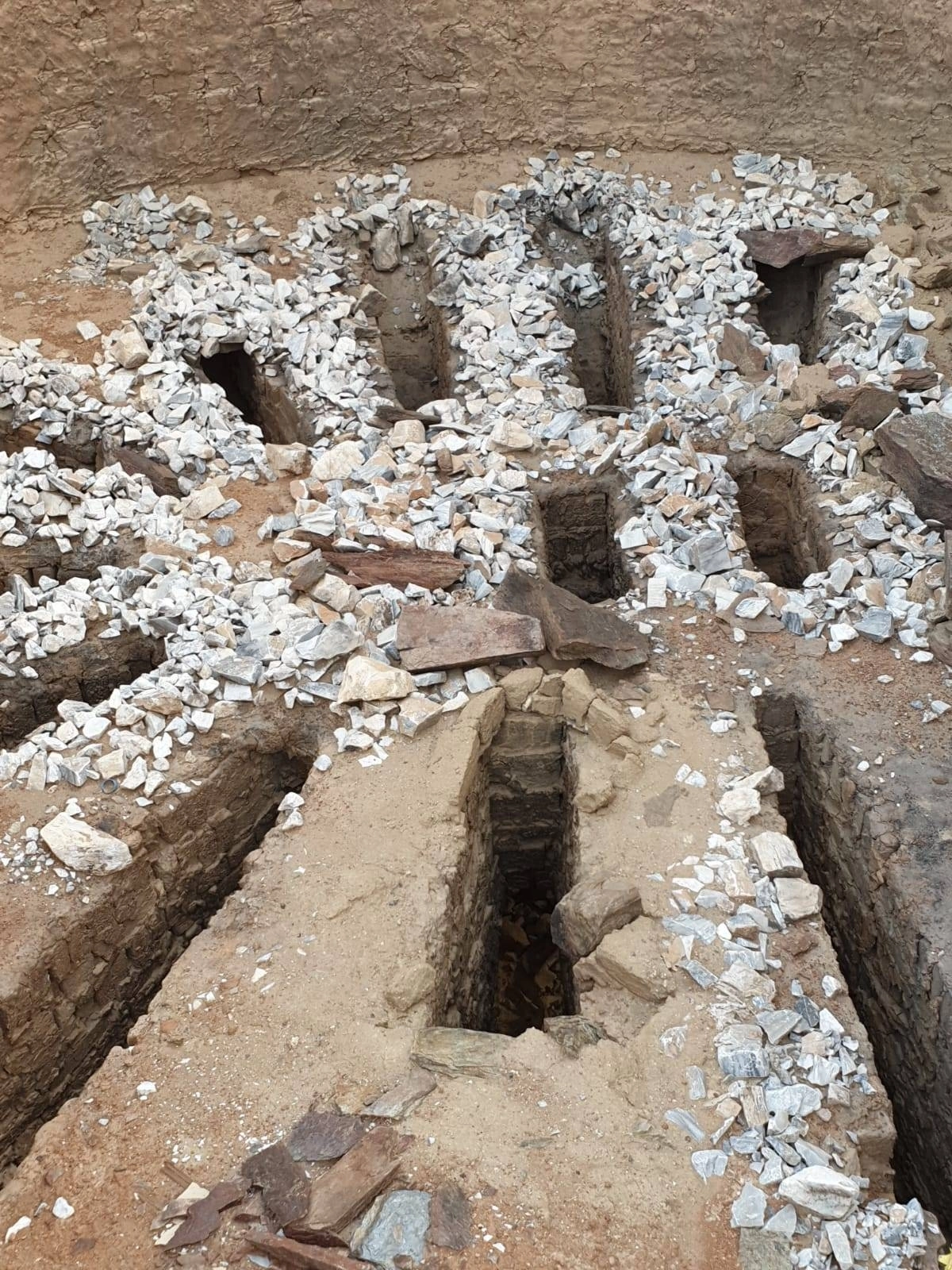 موقع لصناعة مادة النورة (مكة) 