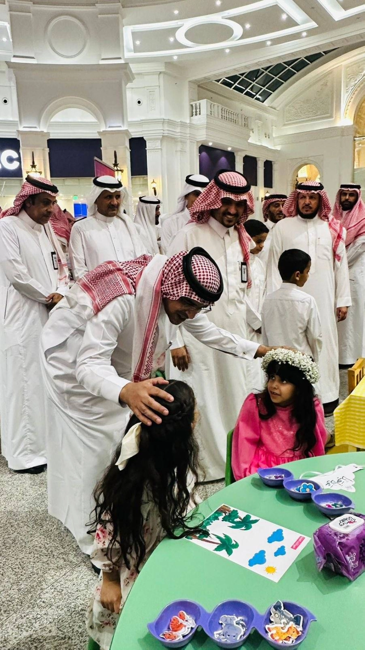 معرض الكتروني بالطائف استعدادا للعام الجديد