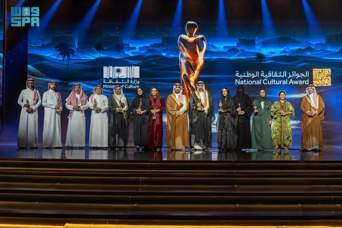 جماعية للفائزين بالجوائز                                     (مكة)